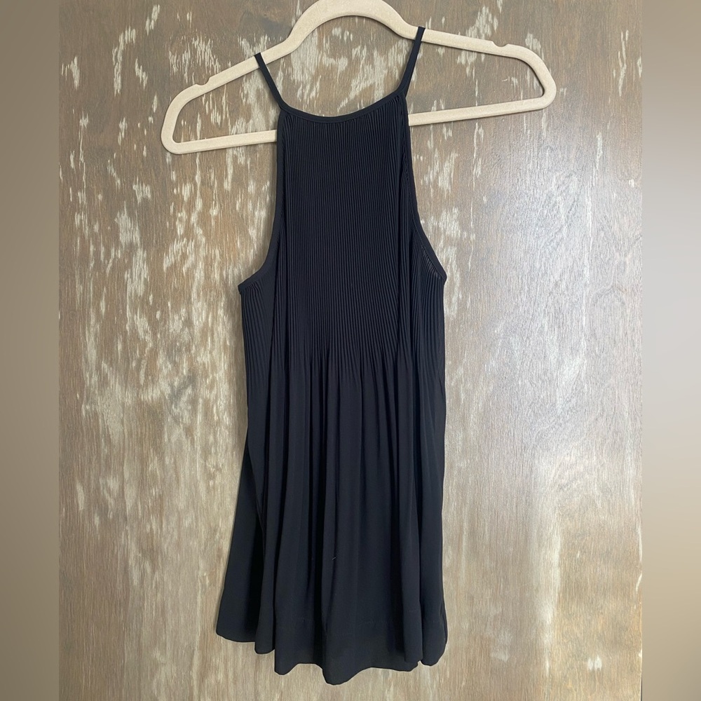 Black Pleated Sleeveless Dress